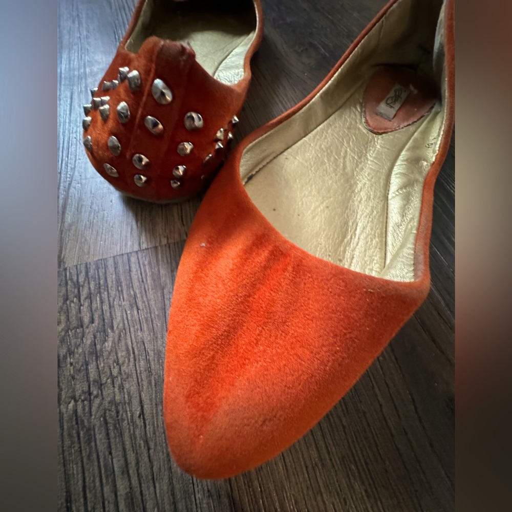 Orange Pointed-toe Flats with Stud Accent on Ankle/back size 7 EUC